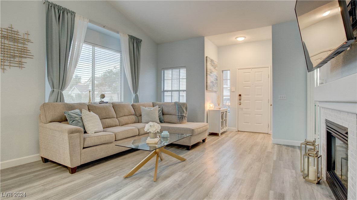 5221 Shasta Lake Way