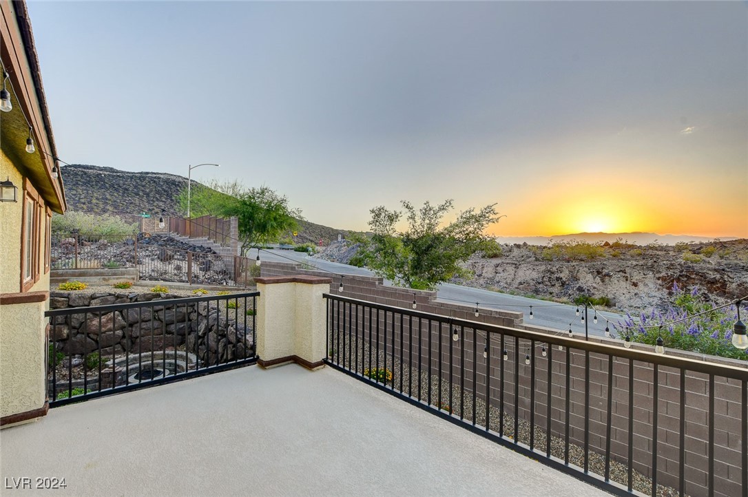 345 Mandarin Hill Lane