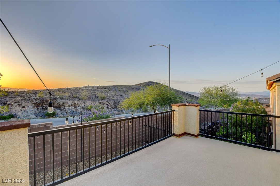 345 Mandarin Hill Lane