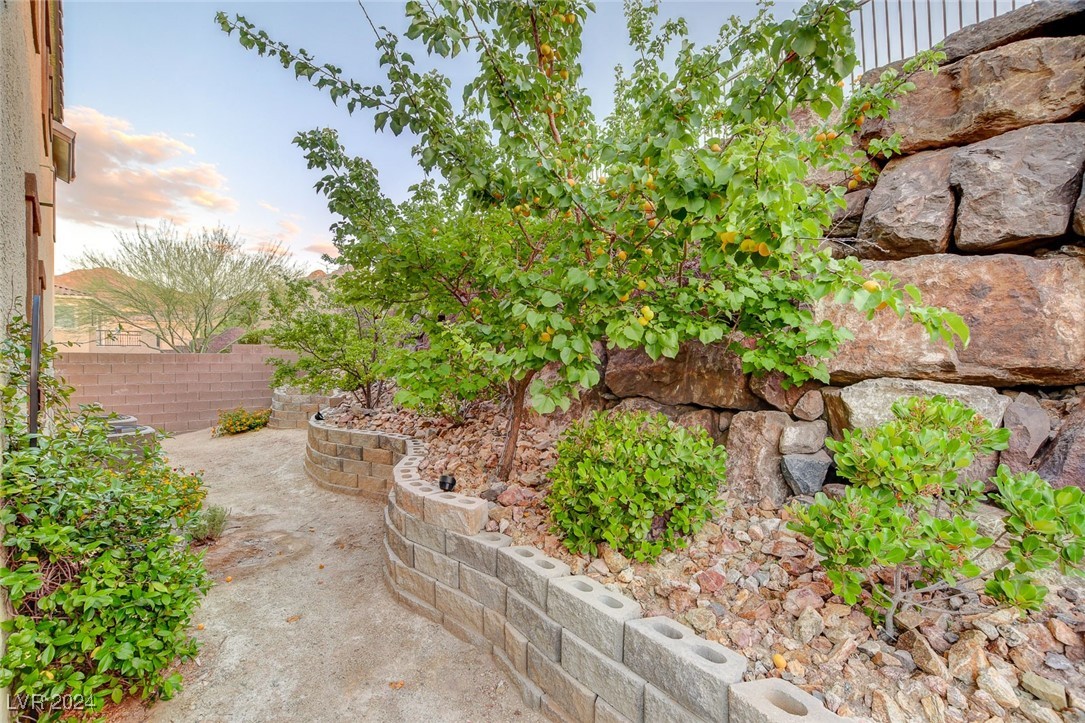 345 Mandarin Hill Lane