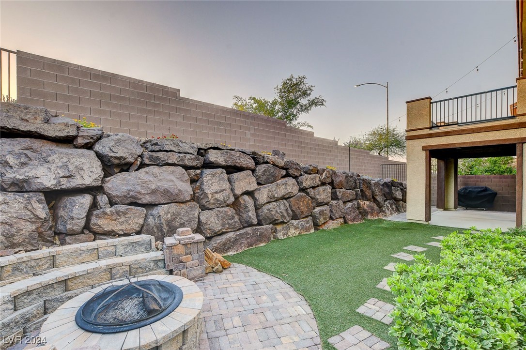 345 Mandarin Hill Lane