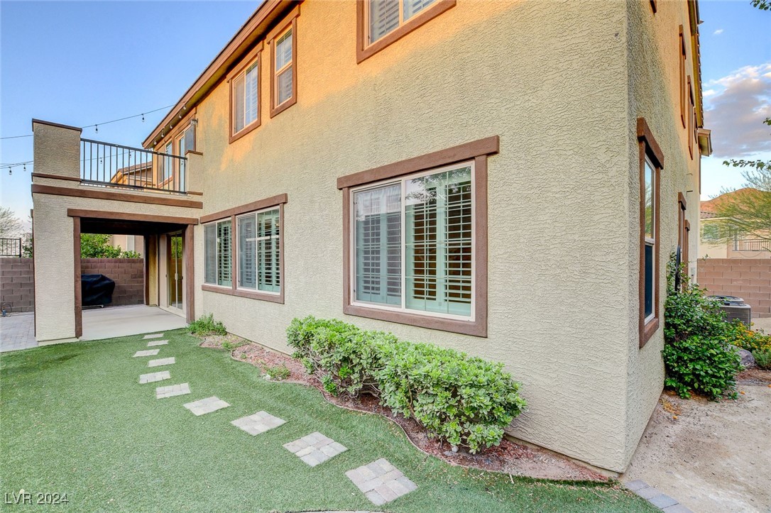 345 Mandarin Hill Lane