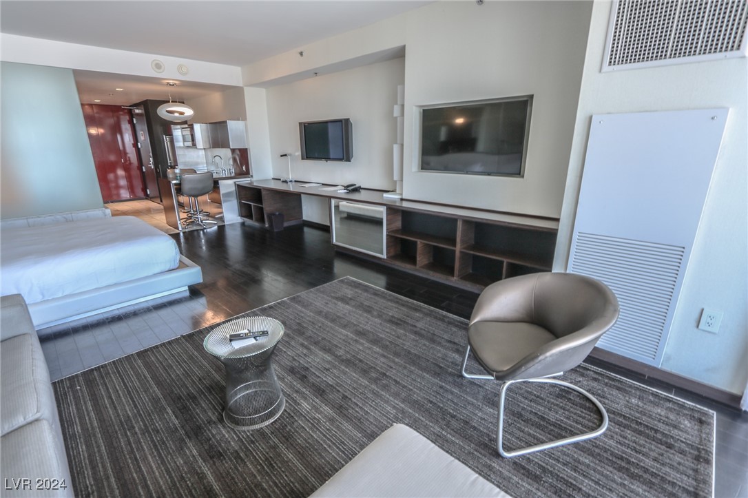4381 West Flamingo Road 1612