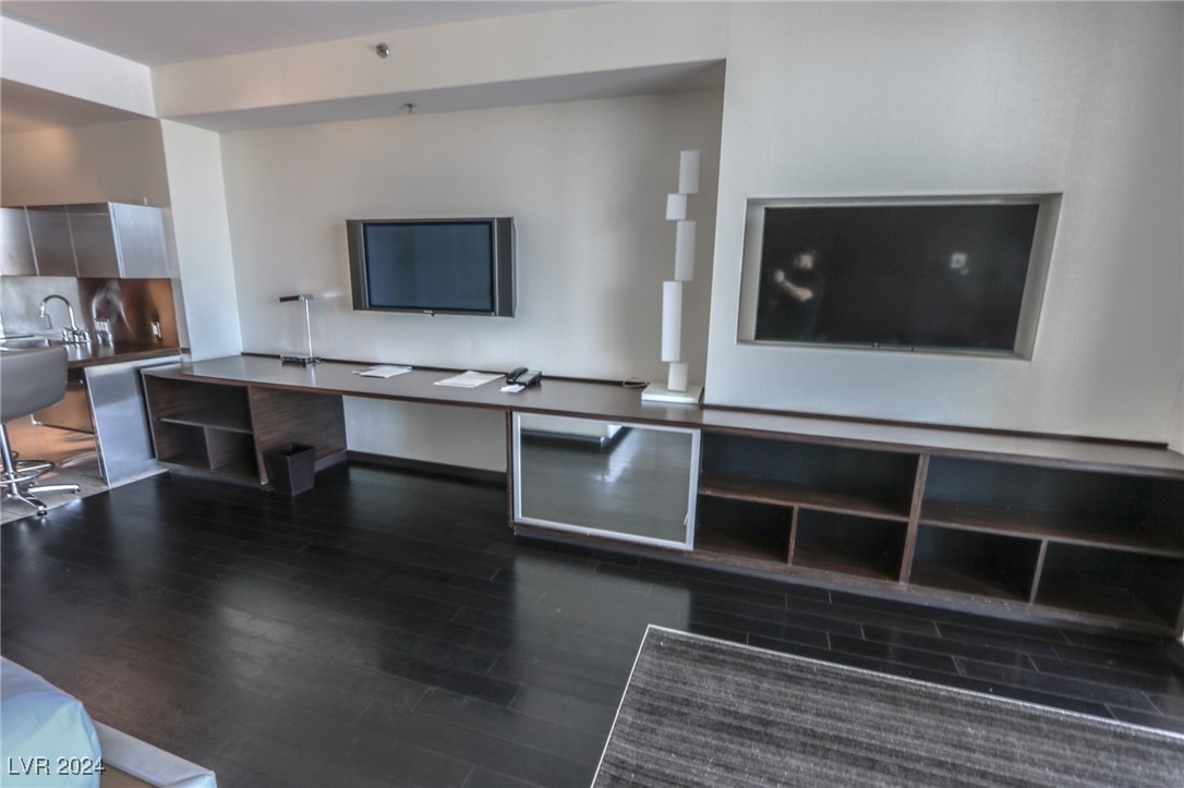 4381 West Flamingo Road 1612