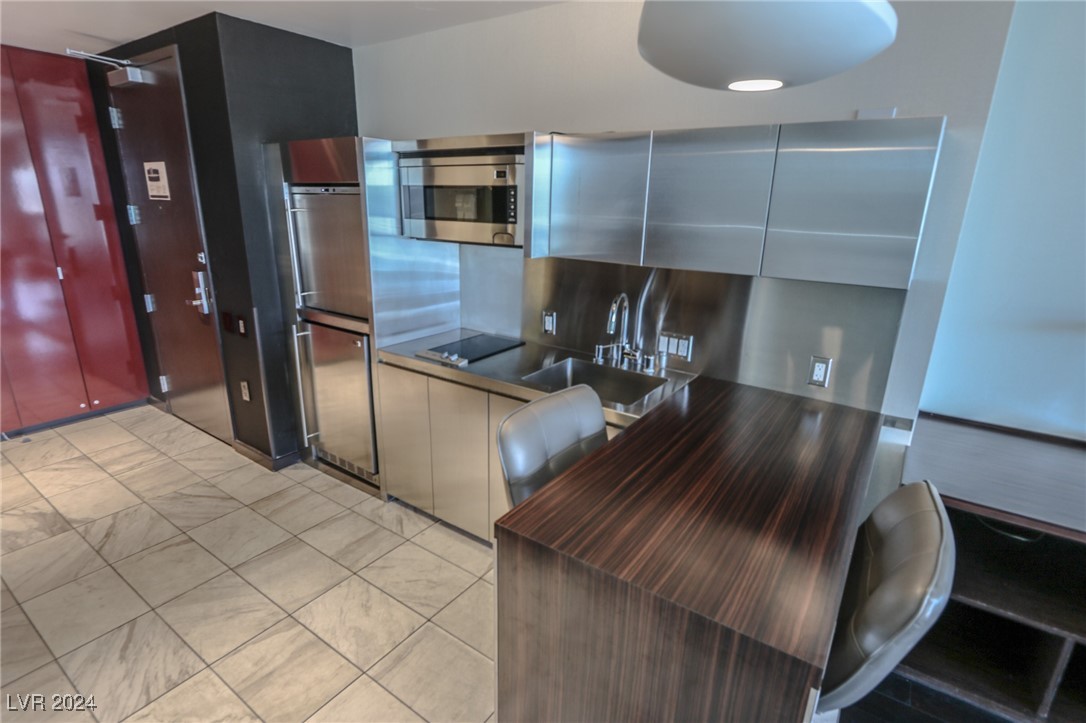 4381 West Flamingo Road 1612