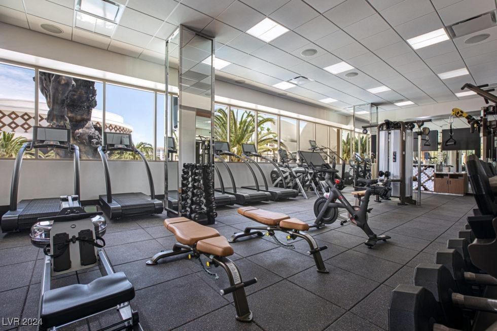 4381 West Flamingo Road 37318