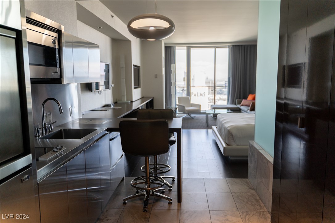 4381 West Flamingo Road 37318