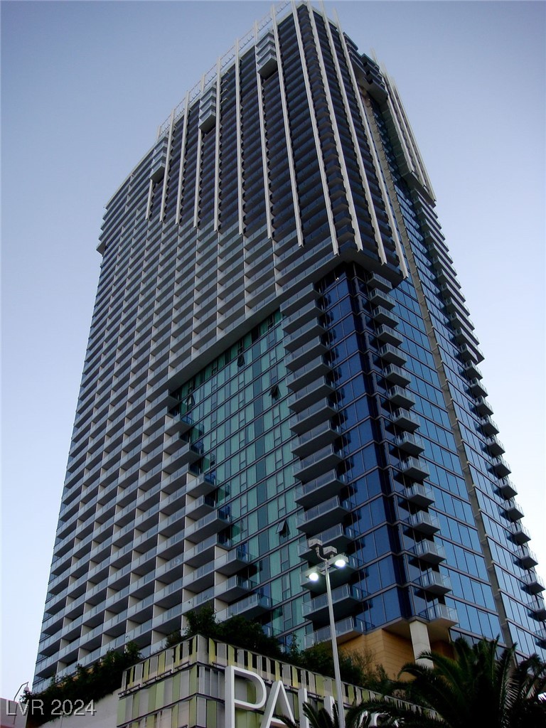 4381 West Flamingo Road 37318
