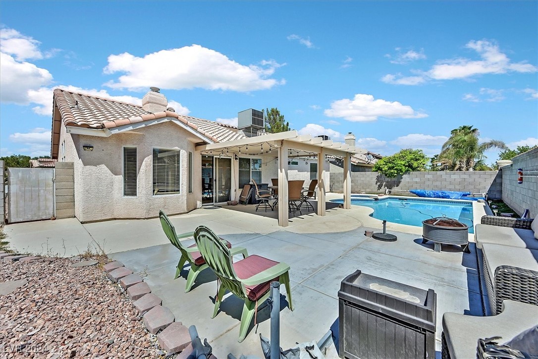 7913 Lark Meadow Avenue