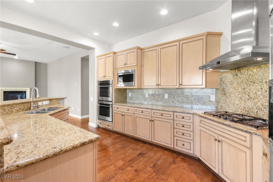 7432 Redhead Drive