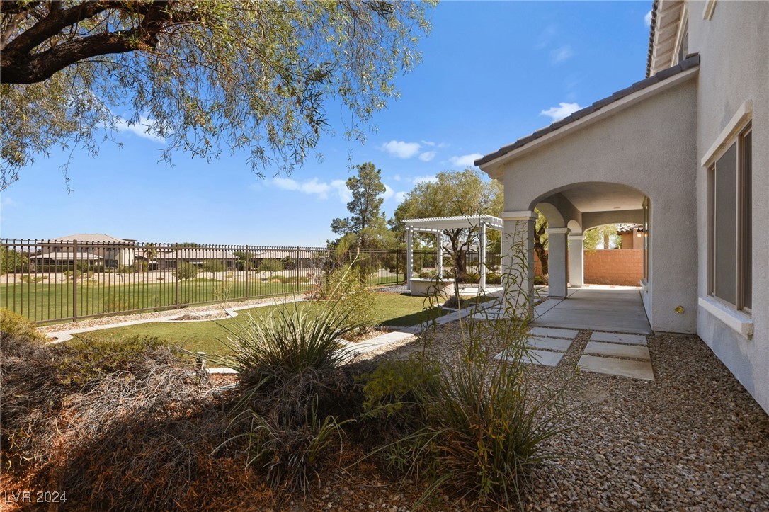 7432 Redhead Drive