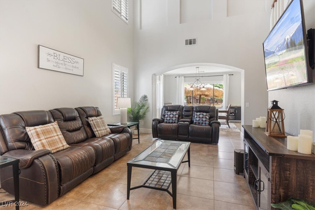 885 Via Del Tramonto Street