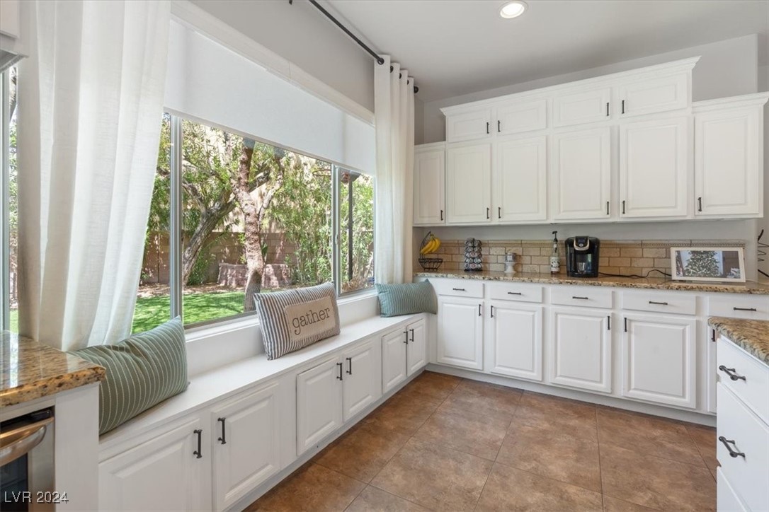 885 Via Del Tramonto Street