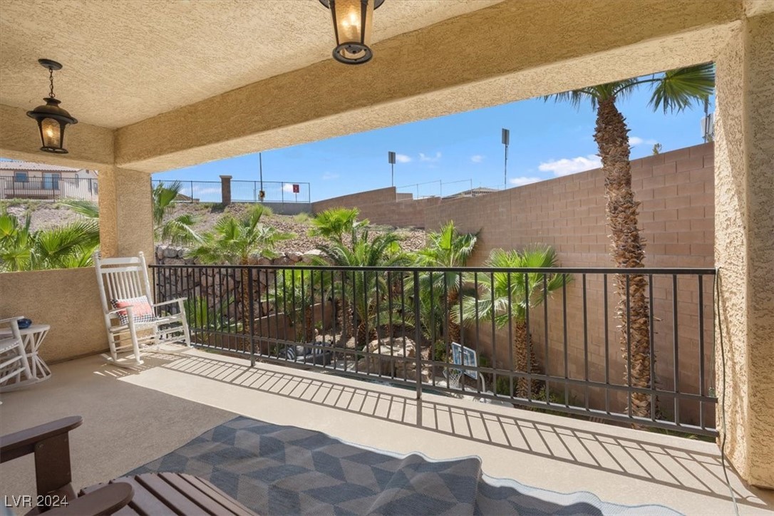 885 Via Del Tramonto Street