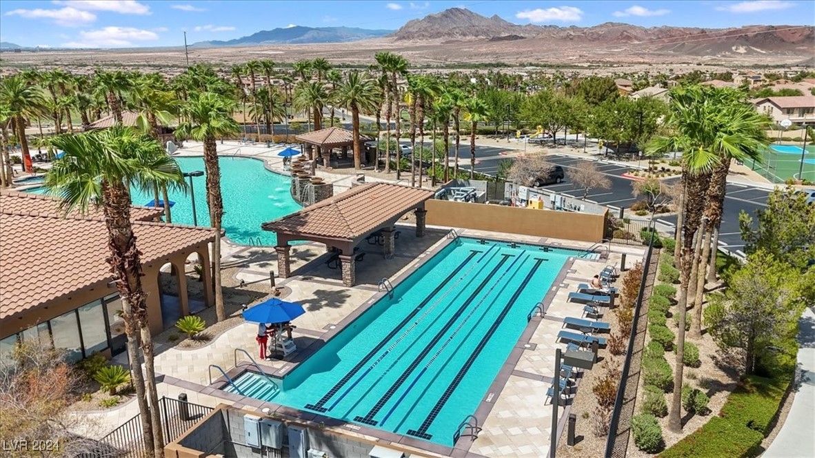 885 Via Del Tramonto Street