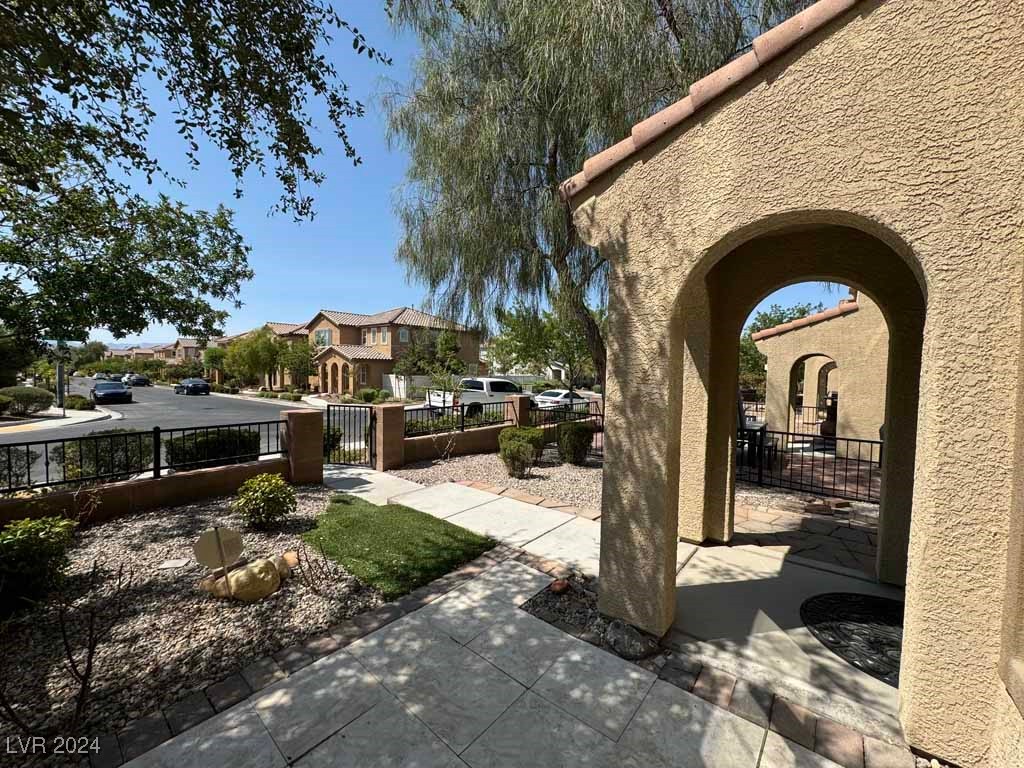 2100 Waterlily View Street