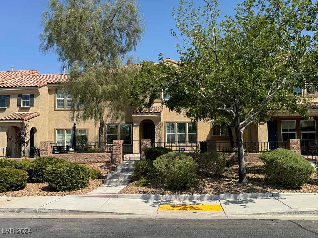 2100 Waterlily View Street
