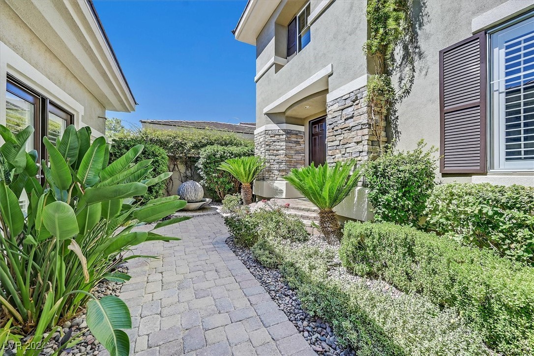 9508 Rocky Cliff Place