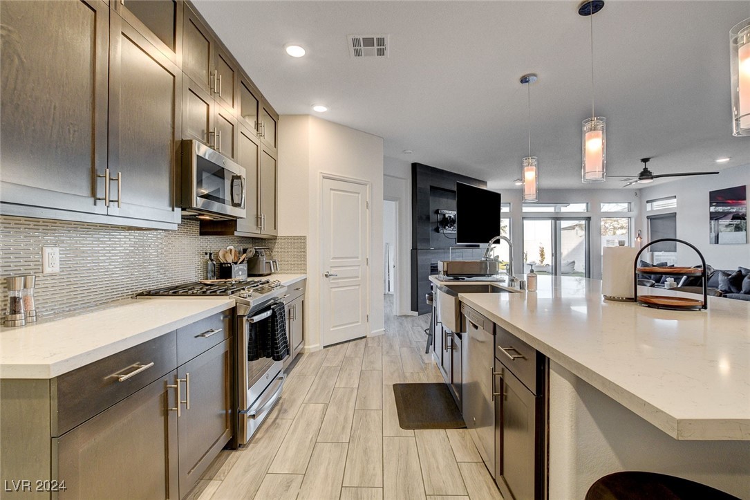 6650 Tangled Vines Avenue