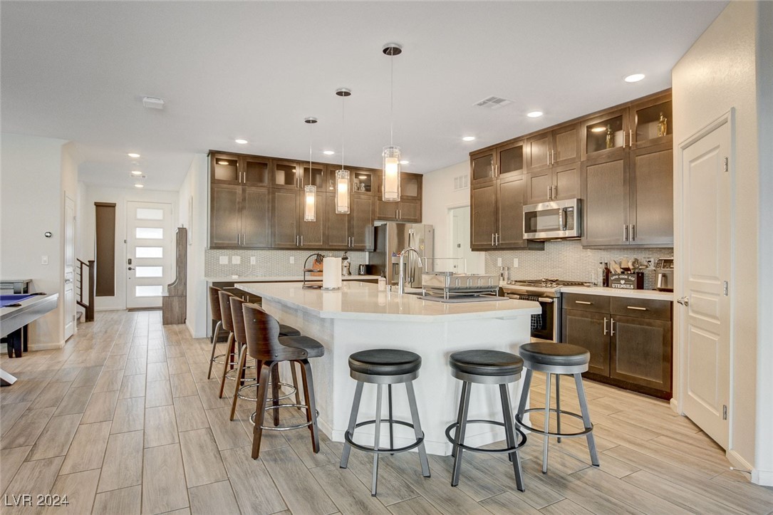 6650 Tangled Vines Avenue