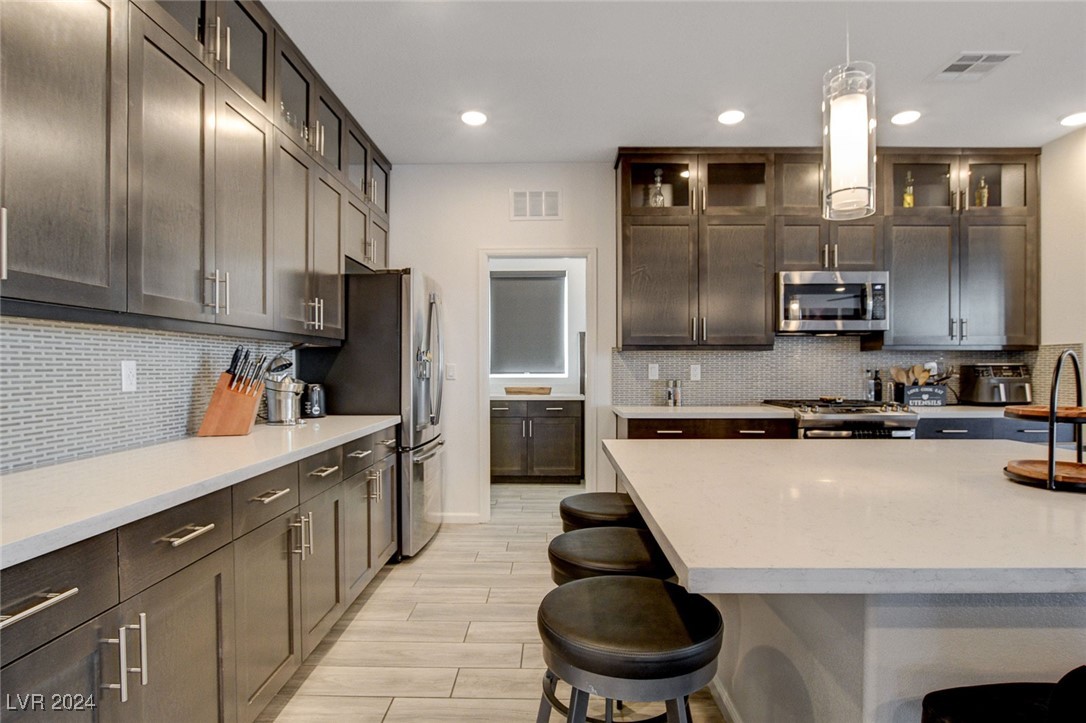 6650 Tangled Vines Avenue