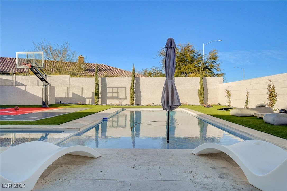 6650 Tangled Vines Avenue