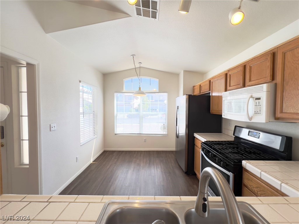 8164 Colchester Street