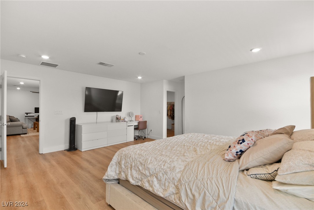 7661 Mojave Wind Avenue