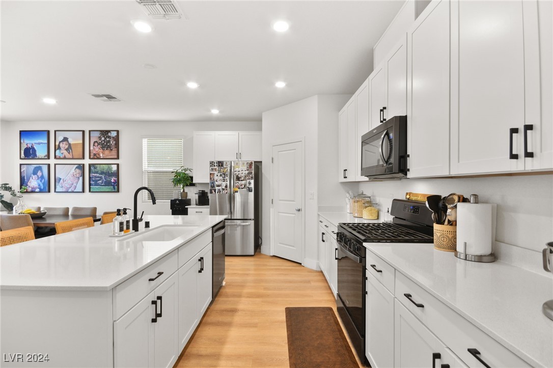 7661 Mojave Wind Avenue