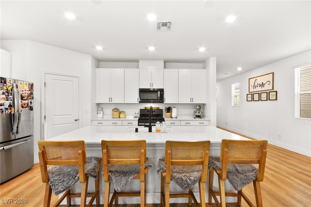 7661 Mojave Wind Avenue