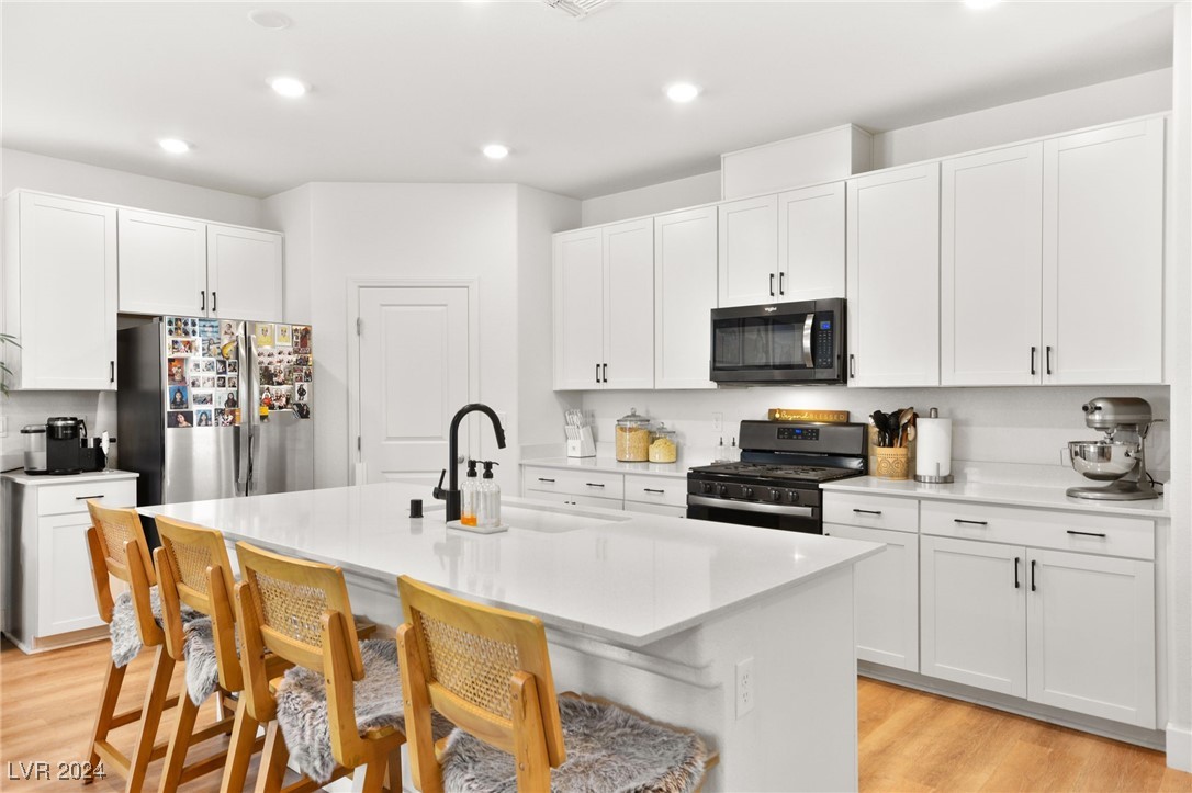 7661 Mojave Wind Avenue