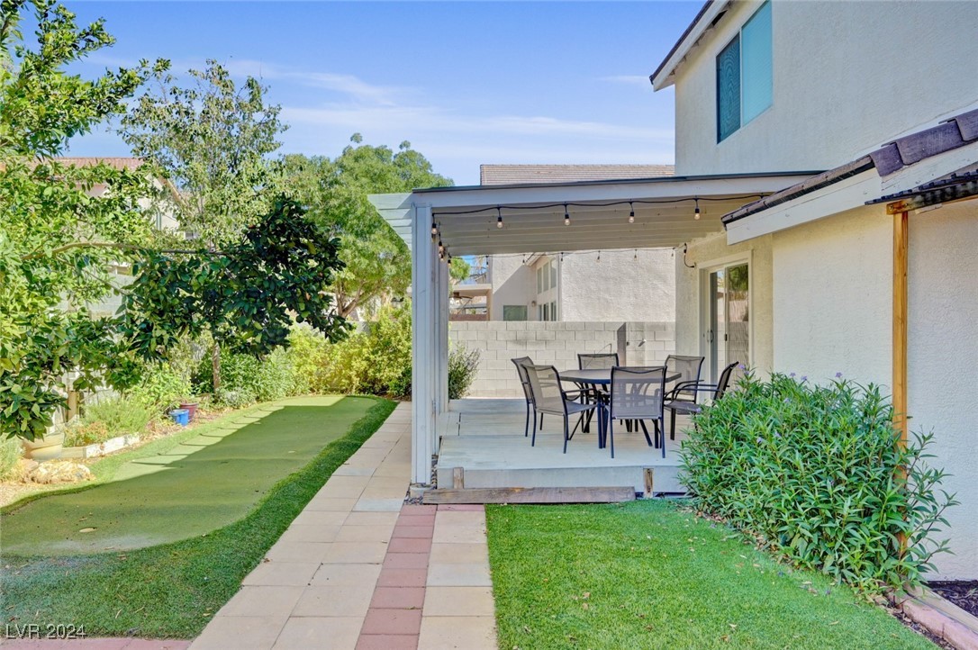 7809 Natures Song Street