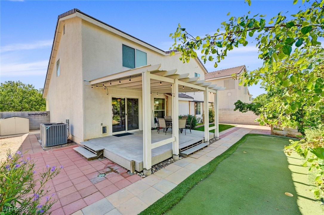 7809 Natures Song Street