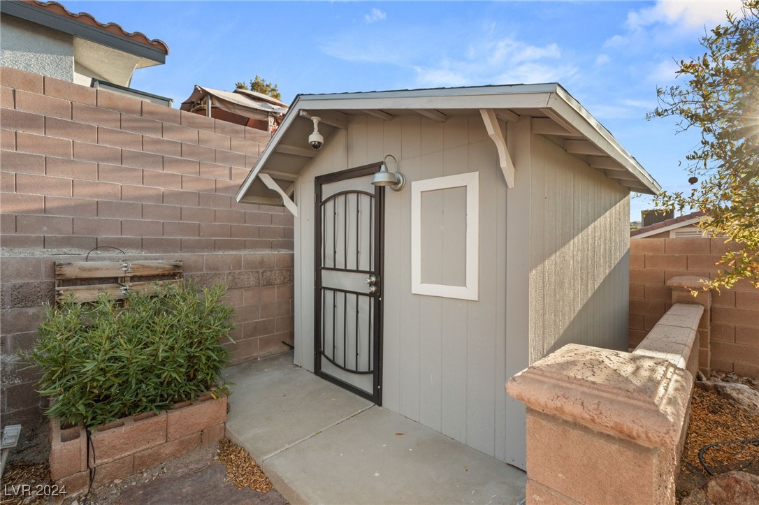 105 Crescent Bay Street