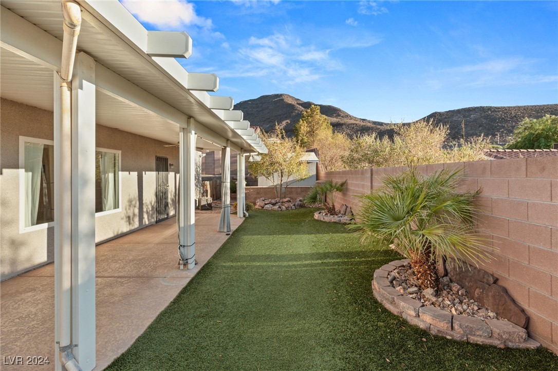 105 Crescent Bay Street