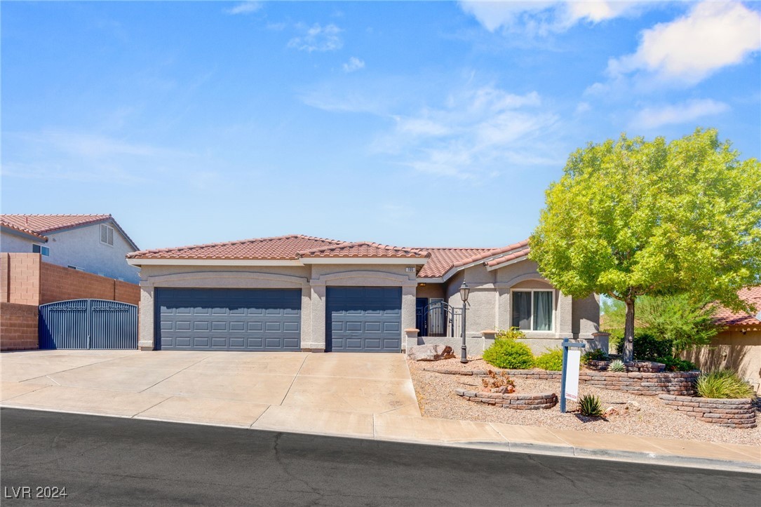 105 Crescent Bay Street