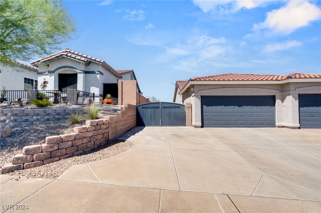 105 Crescent Bay Street