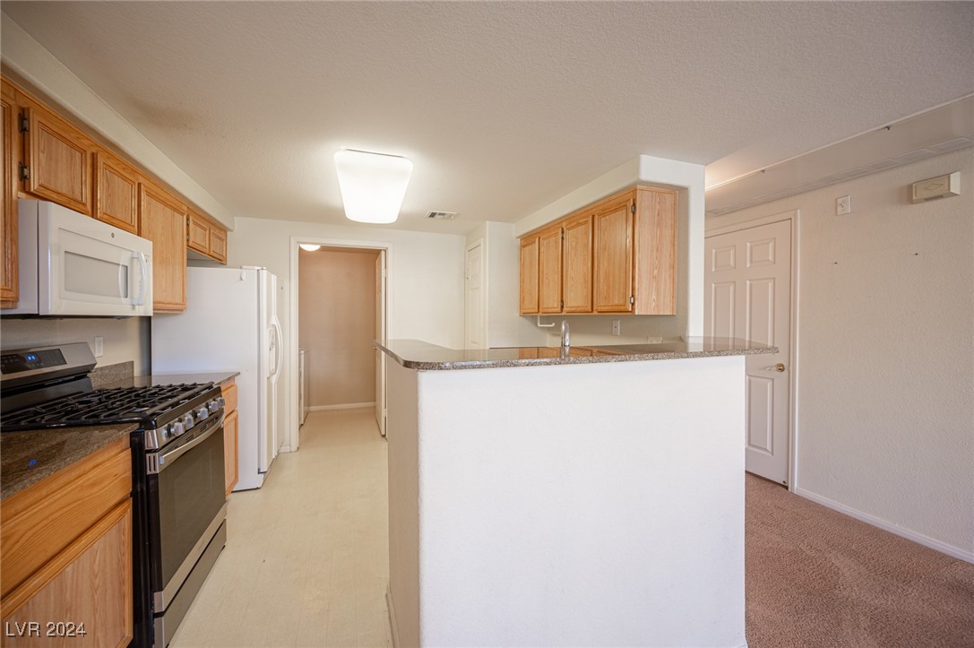 10550 West Alexander Road 2077