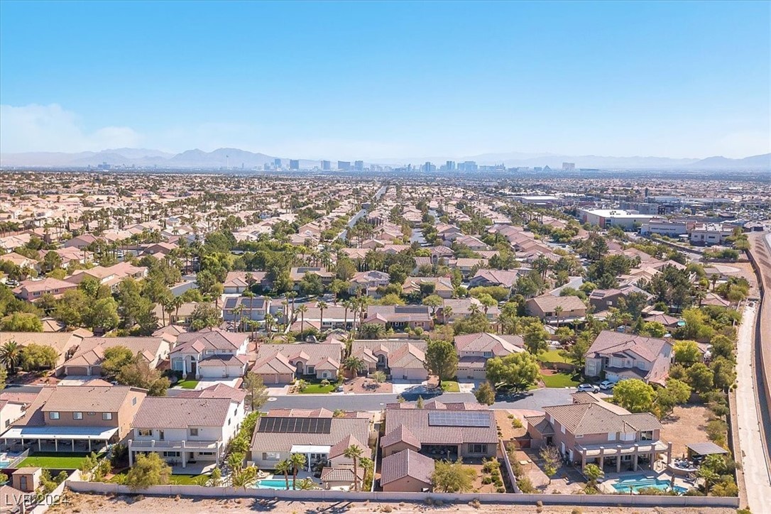 3958 Tropical Vine Street