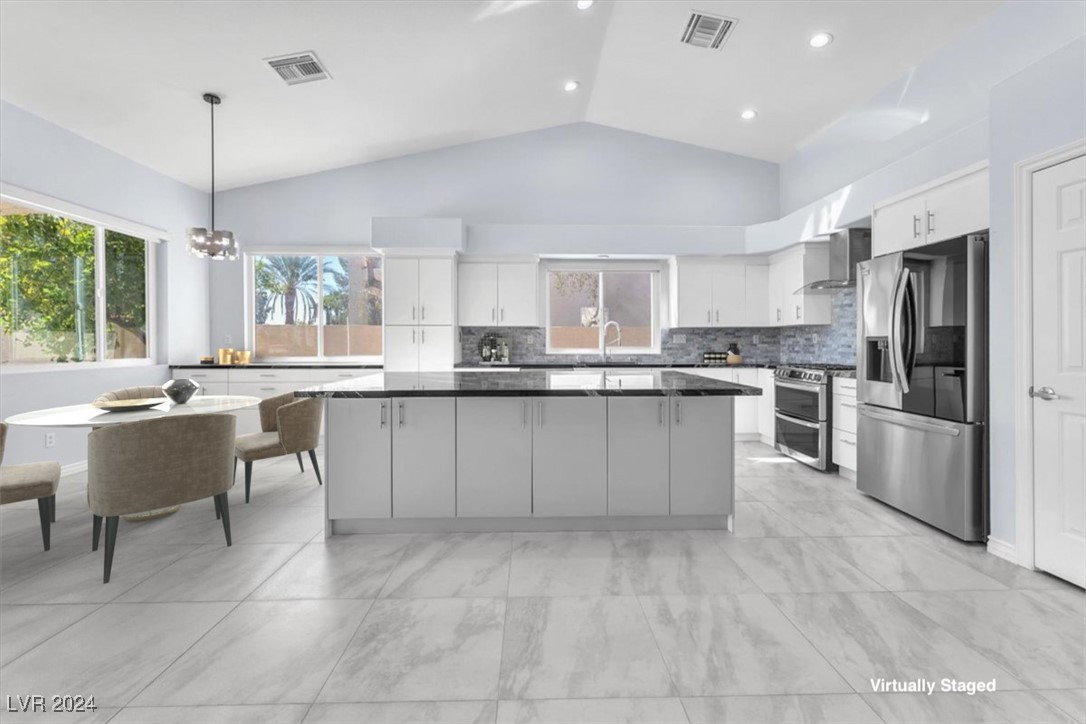 3958 Tropical Vine Street