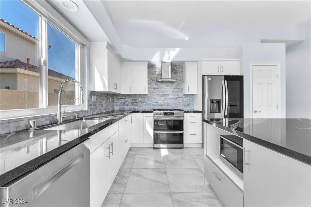 3958 Tropical Vine Street