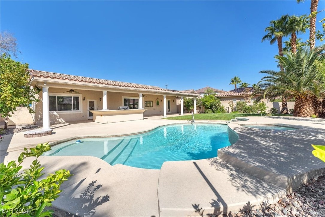 3958 Tropical Vine Street