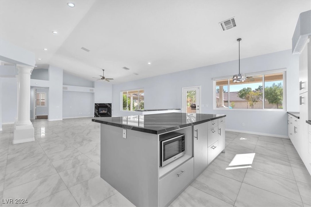 3958 Tropical Vine Street