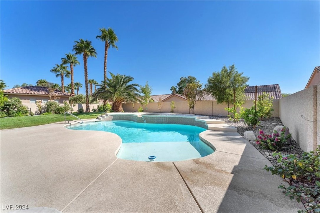 3958 Tropical Vine Street