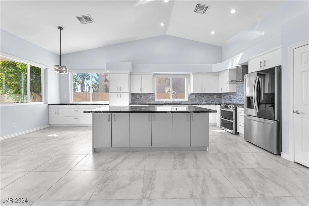 3958 Tropical Vine Street