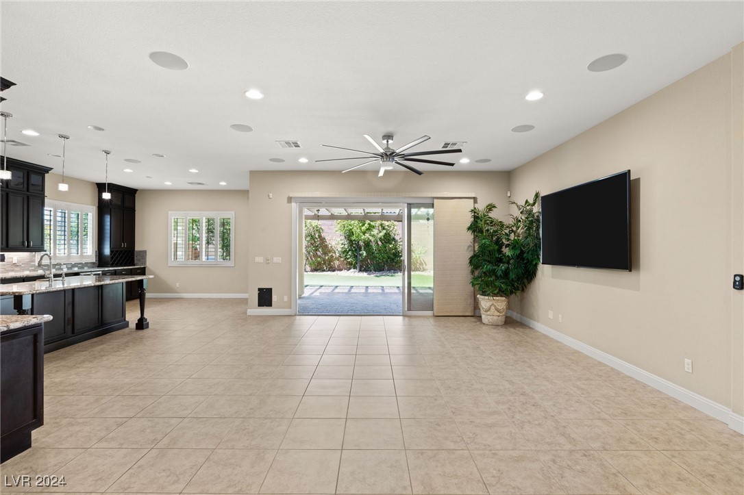 7323 Ellison Park Street