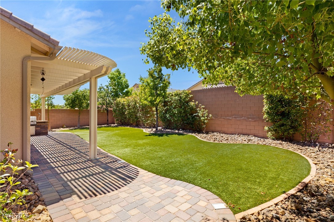 7323 Ellison Park Street