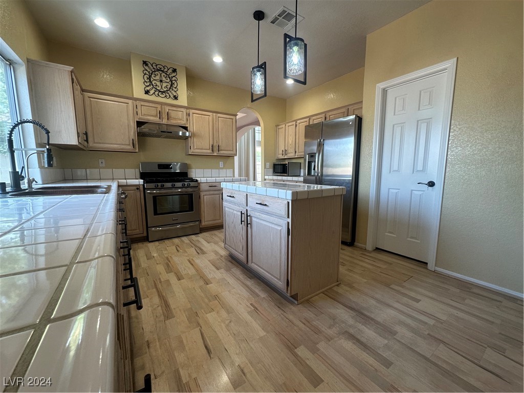 1588 Kiwi Lane