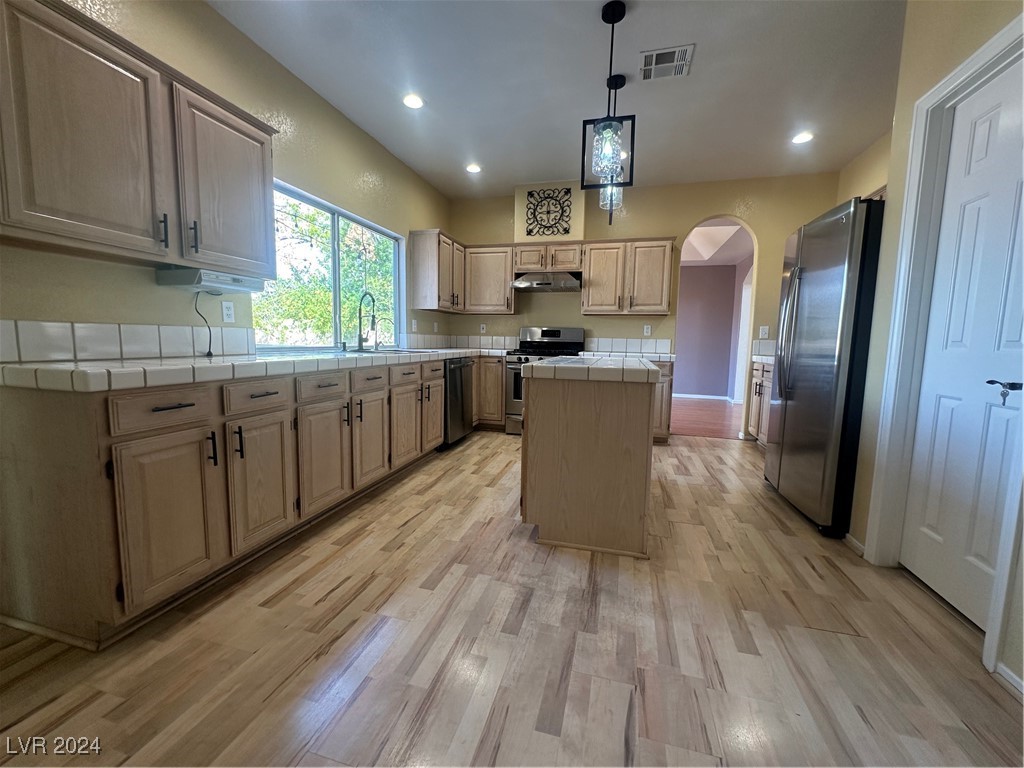 1588 Kiwi Lane