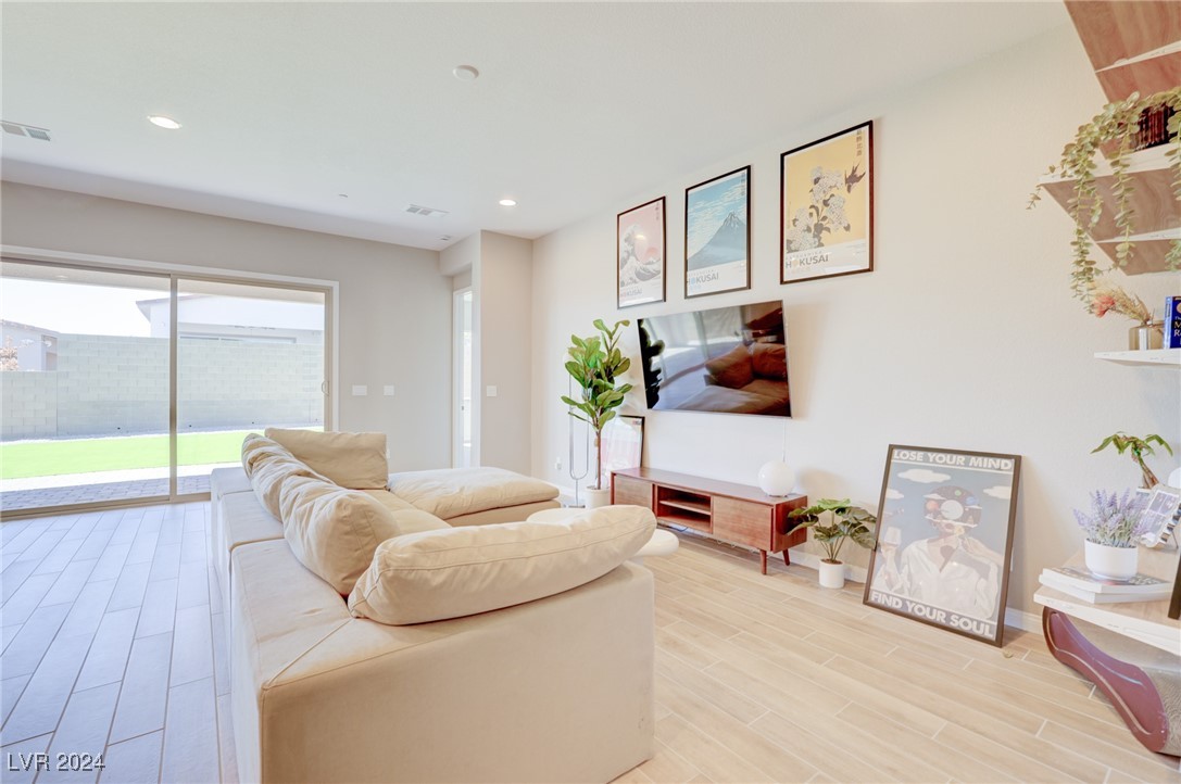 11623 Hatchling Avenue